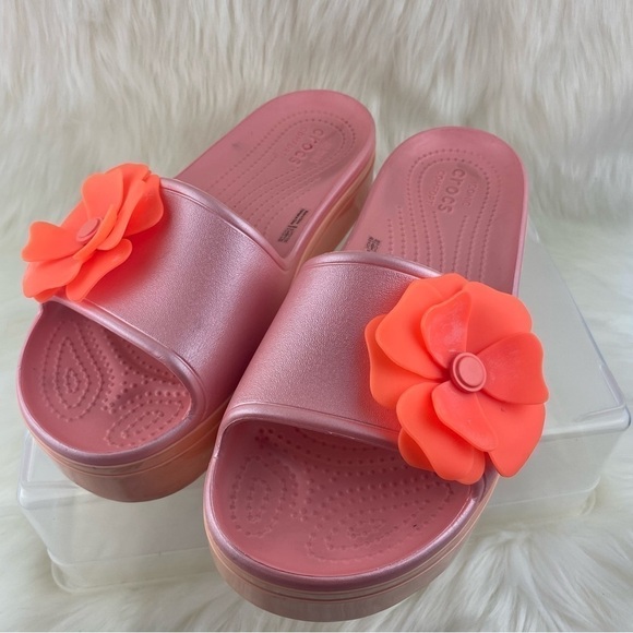 CROCS PLATFORM VIVIC BLOOMS PINK SLIDES-SANDALS SIZE 9 WOMAN - Picture 12 of 12